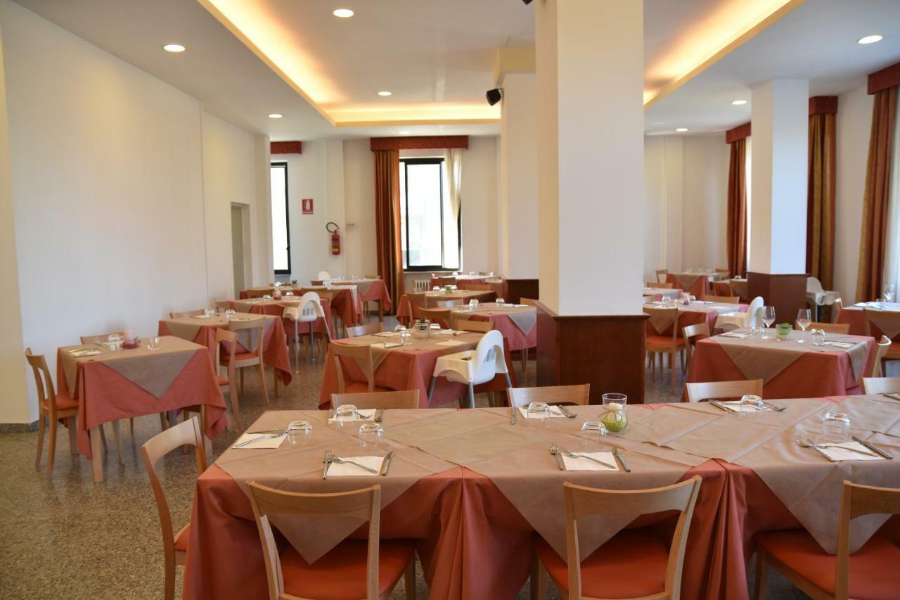 Hotel Excelsior Montesilvano Marina Eksteriør bilde